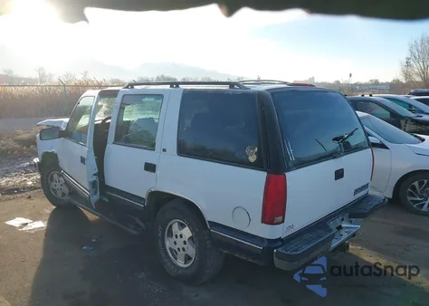 1995 Chevrolet Tahoe K1500 из США, поврежденный, VIN 1GNEK13K7SJ449246